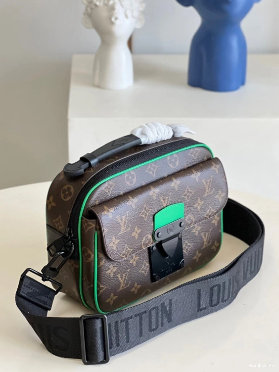 WIS VUITTON S LOUIS MESSENGER LOCK 1226